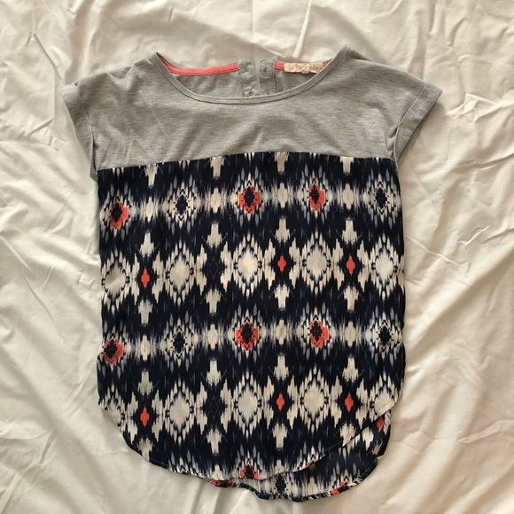 Button-Back Top - Picture 2 of 6